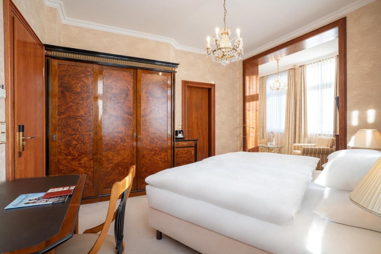 Seetelhotel Ahlbecker Hof Heringsdorf  Exterior foto A room at the Hotel Savoy