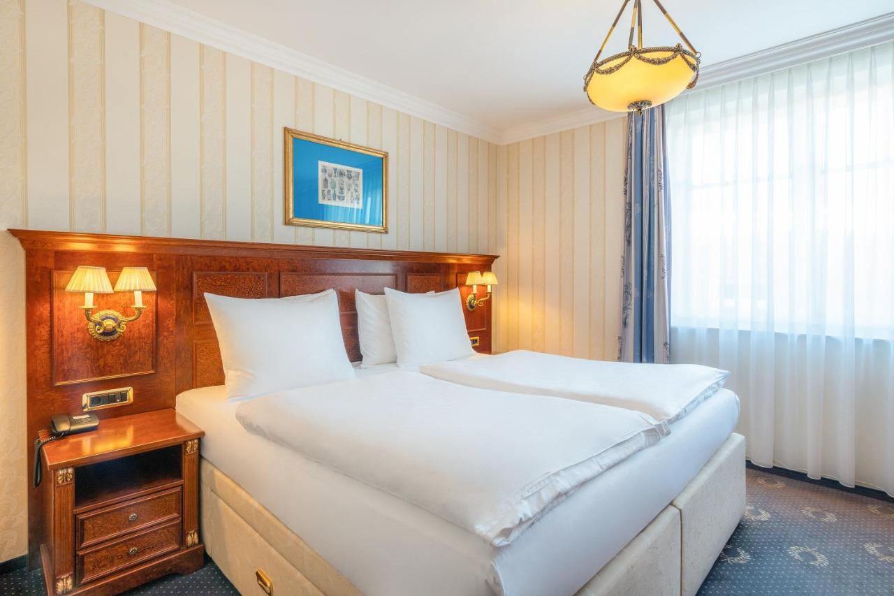 Seetelhotel Ahlbecker Hof Heringsdorf  Exterior foto A room at the hotel