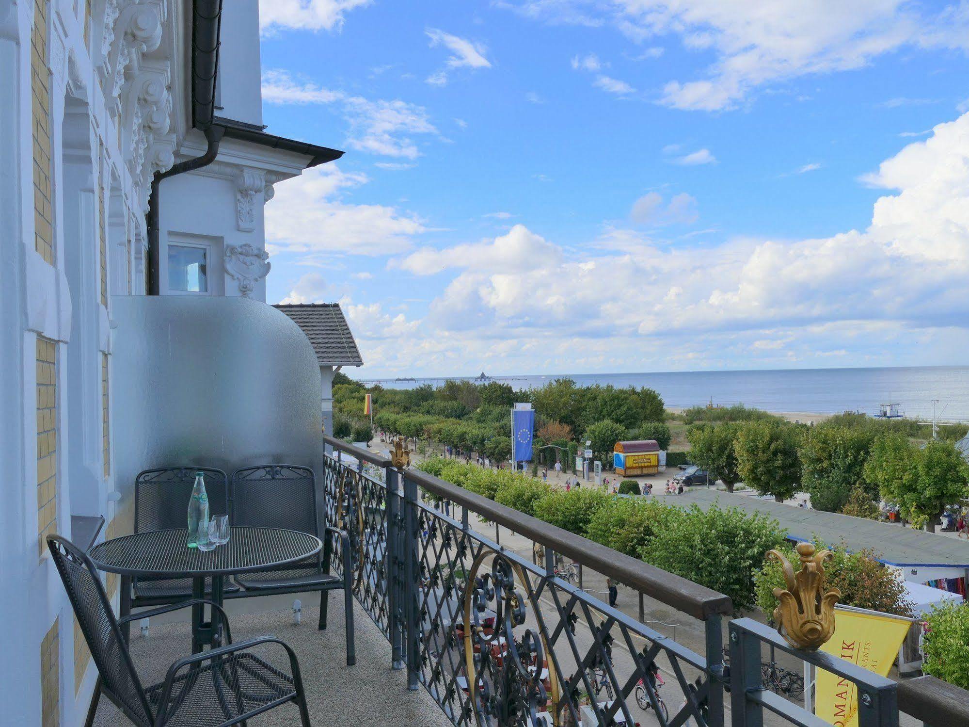Seetelhotel Ahlbecker Hof Heringsdorf  Exterior foto Baltic Sea view from the balcony of a hotel in Pärnu, Estonia