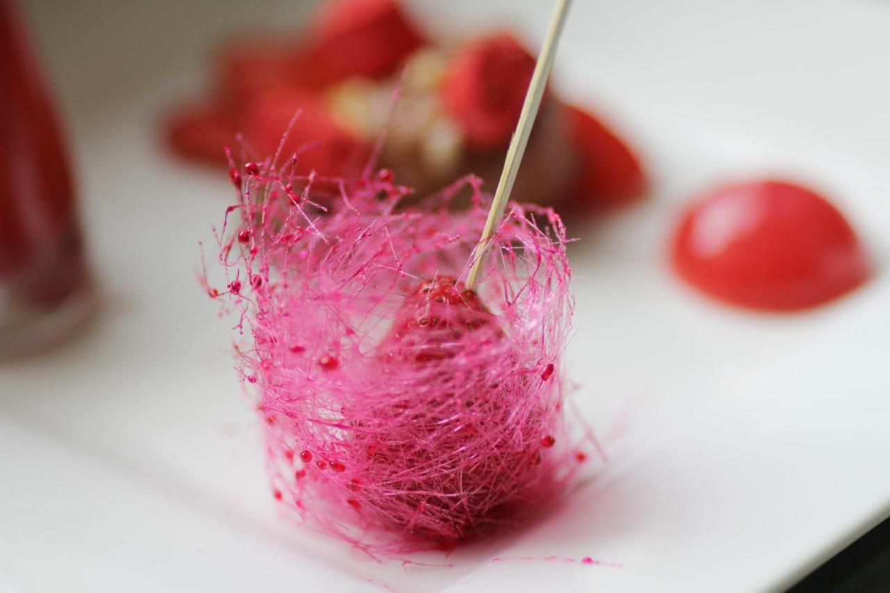 Seetelhotel Ahlbecker Hof Heringsdorf  Exterior foto A strawberry being rolled in sugar